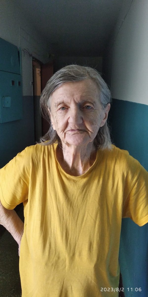 Saulova, Larisa